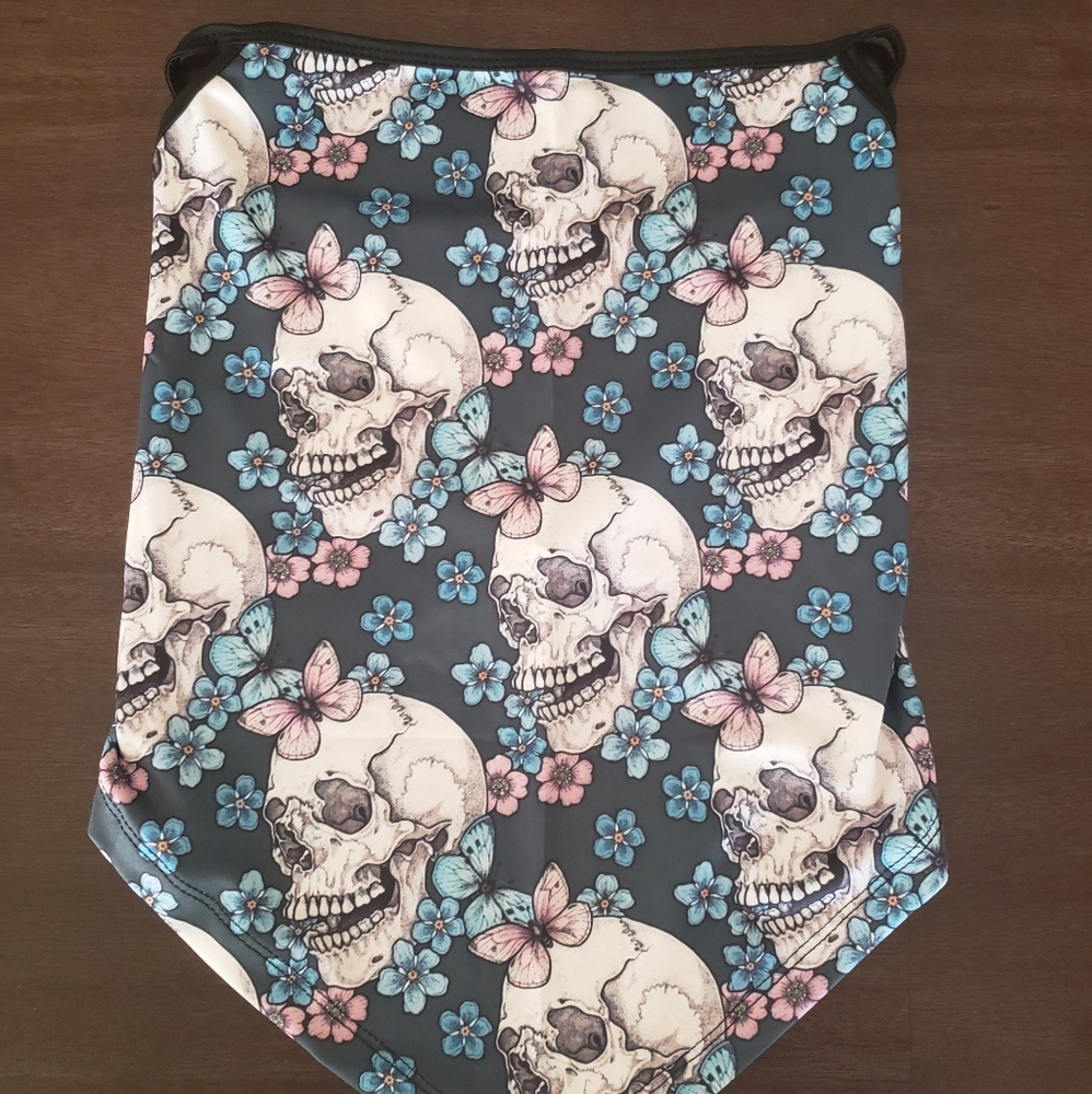 NWOT Women's Neck Gaiter